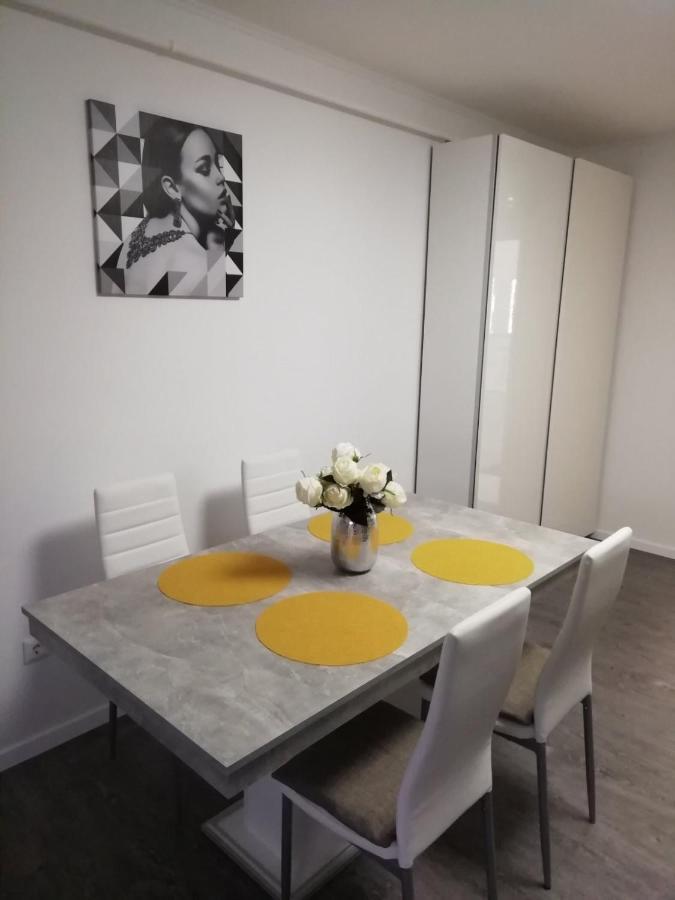 شقة إغير  في Salvus Apartman المظهر الخارجي الصورة