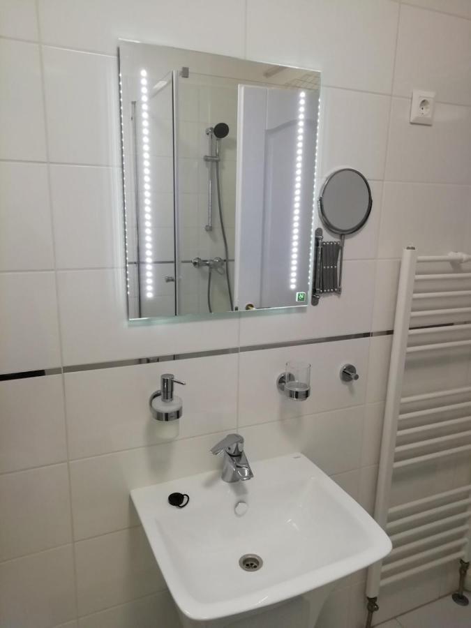 شقة إغير  في Salvus Apartman المظهر الخارجي الصورة